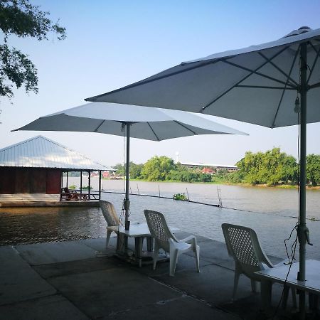 River Marina Resort Утхайтхани Экстерьер фото
