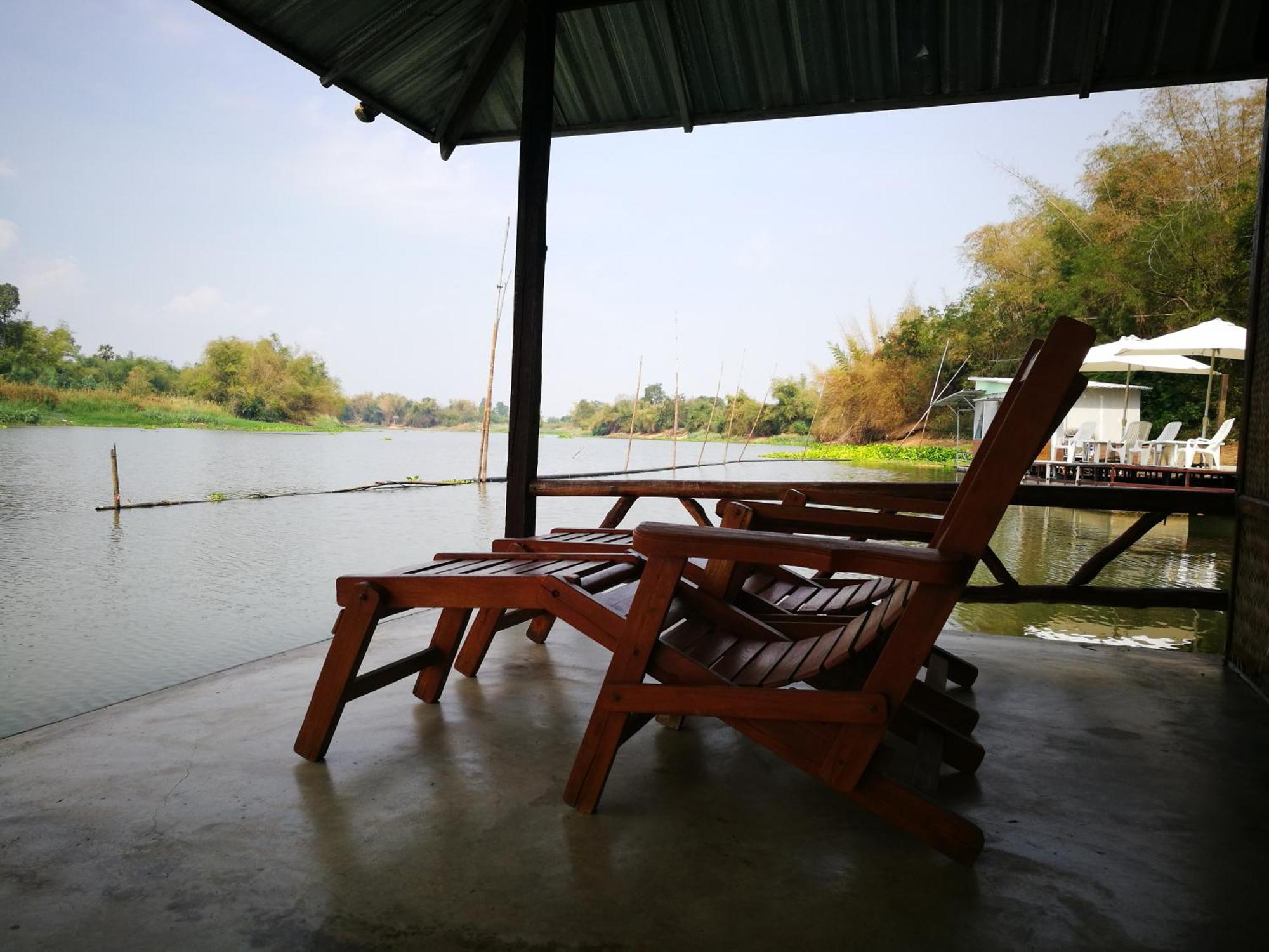 River Marina Resort Утхайтхани Номер фото