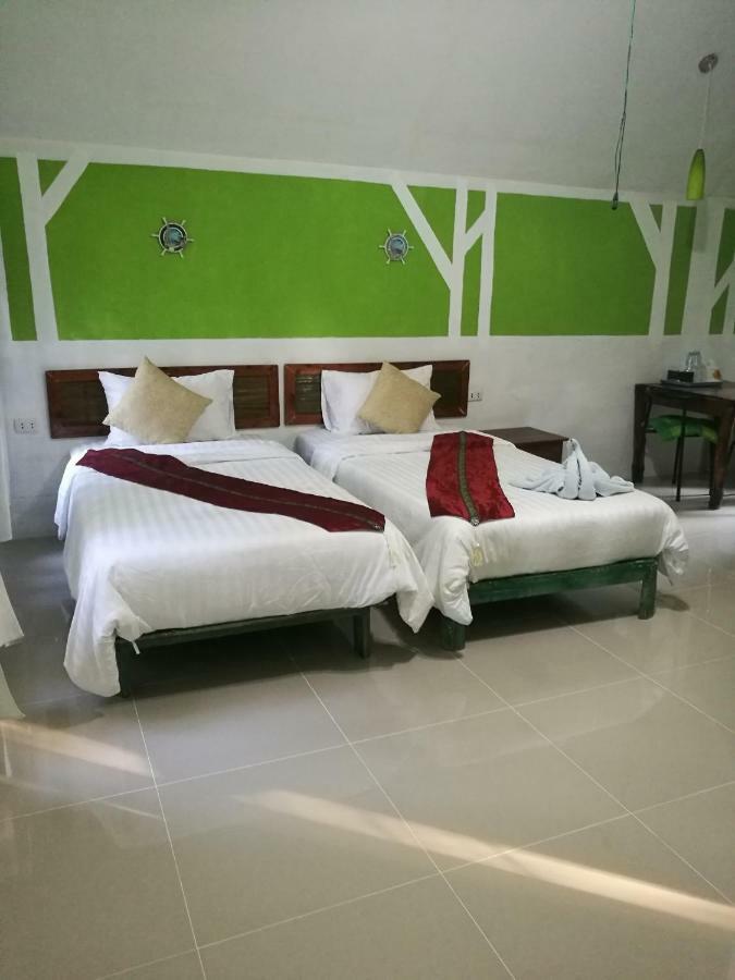 River Marina Resort Утхайтхани Экстерьер фото